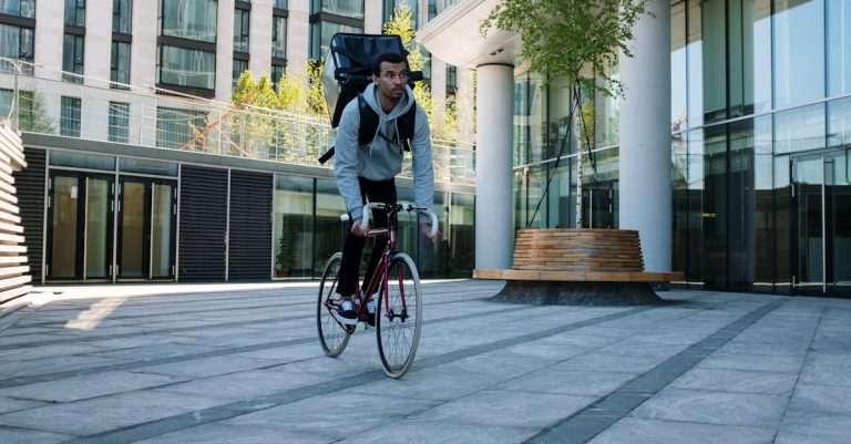 mejora tu velocidad en ciclismo con consejos prácticos, entrenamientos eficaces y técnicas específicas. descubre cómo optimizar tu rendimiento sobre la bicicleta y alcanzar nuevas metas en tus rutas.