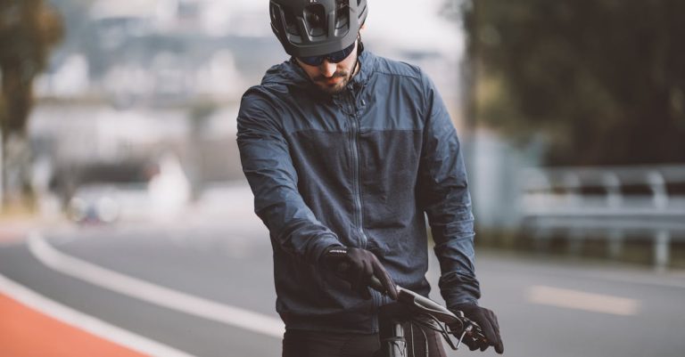 guantes de ciclismo cómodos y duraderos, diseñados para mejorar tu rendimiento y confort en cada paseo. perfectos para ciclistas aficionados y profesionales. ¡descubre la colección hoy!