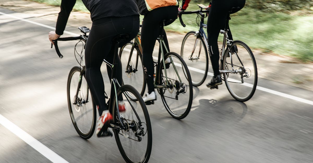 descubre un entrenamiento avanzado de ciclismo que optimiza tu rendimiento y te prepara para alcanzar tus objetivos. mejora tu resistencia, velocidad y técnica con nuestros planes personalizados y consejos de expertos. prepárate para llevar tu ciclismo al siguiente nivel.