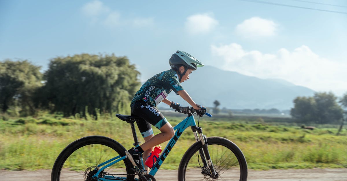 descubre nuestro programa de entrenamiento avanzado para ciclistas, diseñado para mejorar tu rendimiento y llevar tus habilidades al siguiente nivel. ¡entrena con los mejores y alcanza tus objetivos en la carretera!