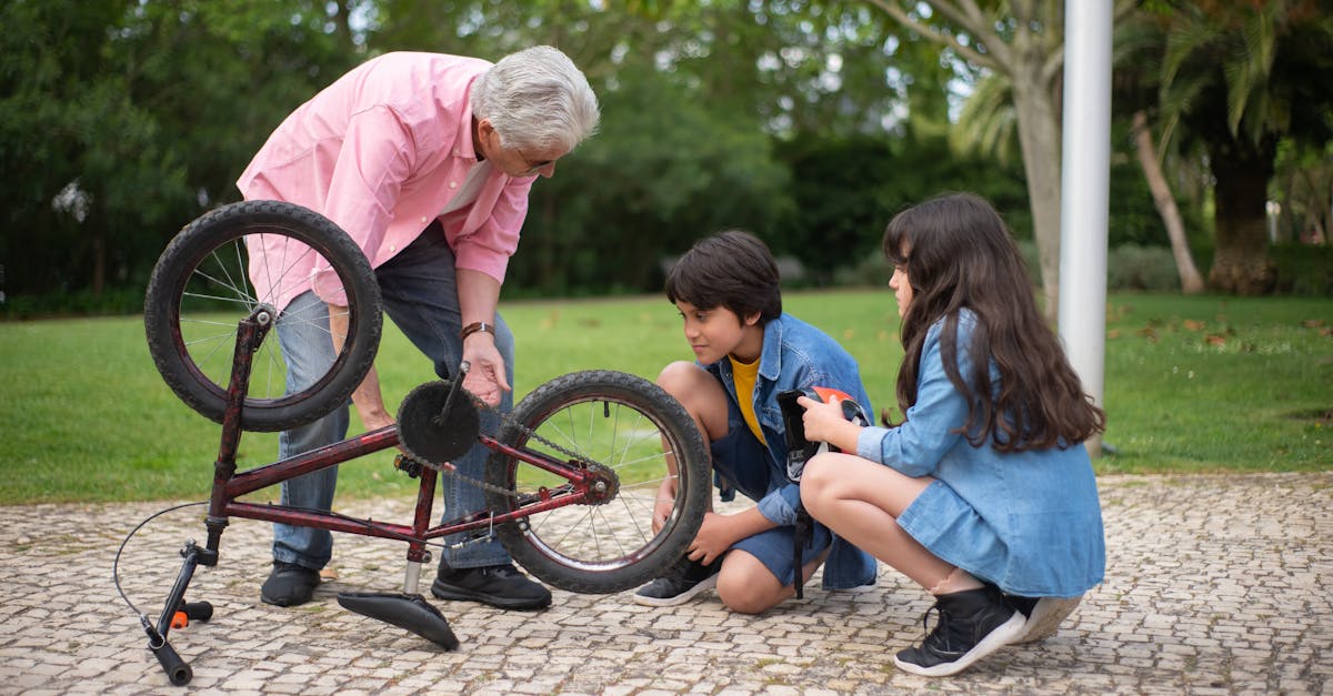 servicio profesional de reparación de bicicletas para garantizar que tu experiencia sobre dos ruedas sea siempre segura y placentera. atención a todos los tipos de bicicletas.