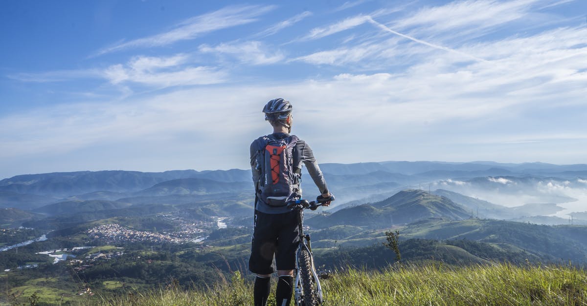 descubre la emoción del ciclismo, una actividad que combina aventura, ejercicio y conexión con la naturaleza. aprende sobre las mejores rutas, consejos de entrenamiento y equipos esenciales para disfrutar al máximo de tu pasión por la bicicleta.