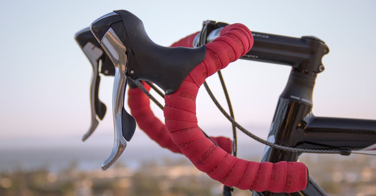 descubre nuestra amplia gama de accesorios para ciclismo, diseñados para mejorar tu experiencia sobre la bicicleta. desde luces y cascos hasta herramientas y ropa especializada, tenemos todo lo que necesitas para pedalear con seguridad y estilo.