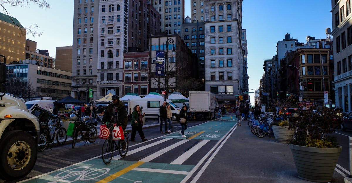 descubre los errores más comunes que cometen los ciclistas y cómo evitarlos para mejorar tu rendimiento y disfrutar al máximo de cada paseo en bicicleta.