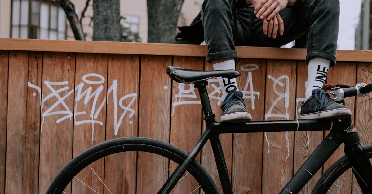 descubre nuestras zapatillas de ciclismo, diseñadas para ofrecerte comodidad y rendimiento en cada pedalada. ya seas principiante o ciclista experto, nuestras zapatillas te ayudarán a alcanzar tus objetivos en las rutas. ¡elige calidad y estilo para tus aventuras sobre dos ruedas!