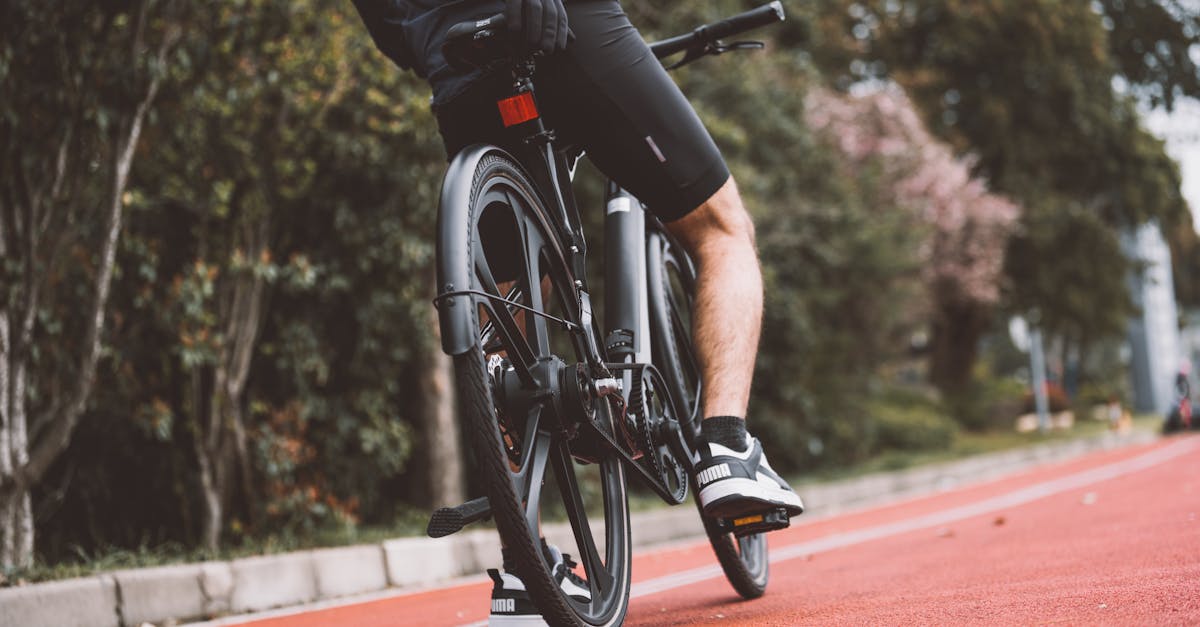 découvrez notre sélection de chaussures de vélo, conçues pour offrir confort, performance et style. que vous soyez un cycliste professionnel ou amateur, trouvez la paire parfaite pour améliorer votre expérience de conduite.