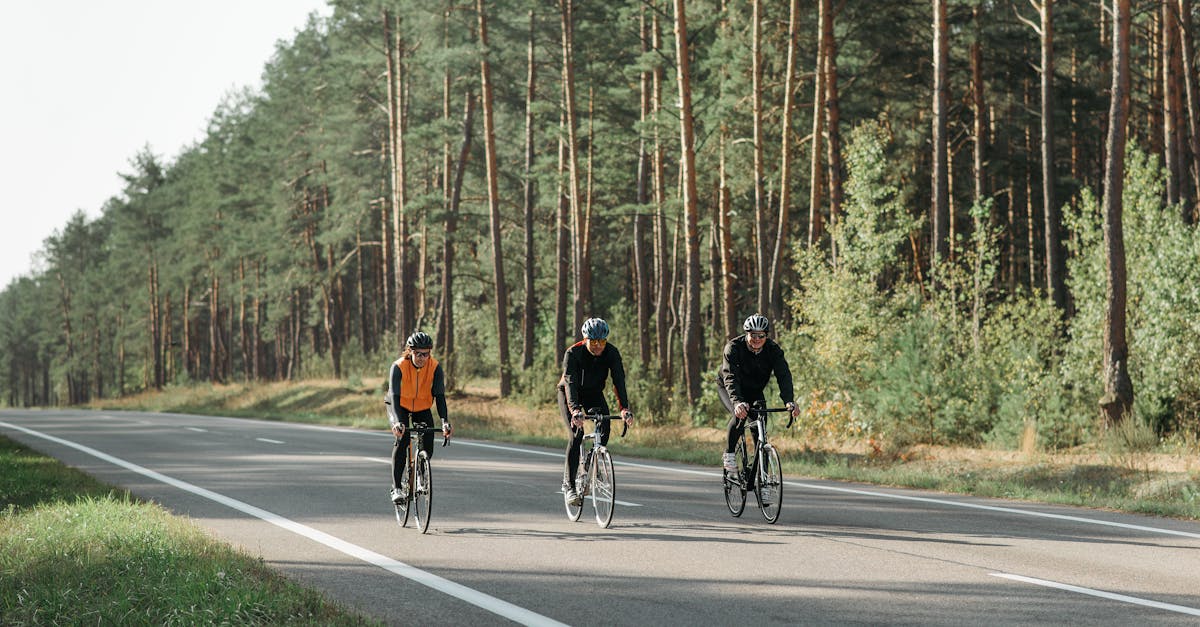 descubre los mejores entrenamientos de ciclismo que te ayudarán a mejorar tu resistencia, fuerza y velocidad. optimiza tu rendimiento sobre la bicicleta con rutinas adaptadas a todos los niveles.