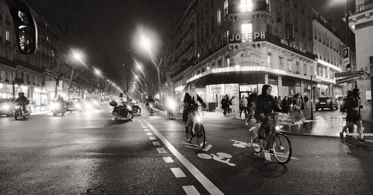 descubre las luces para ciclistas urbanos: esenciales para tu seguridad y visibilidad en la ciudad. mejora tu experiencia de ciclismo nocturno y hazte notar con estilo.